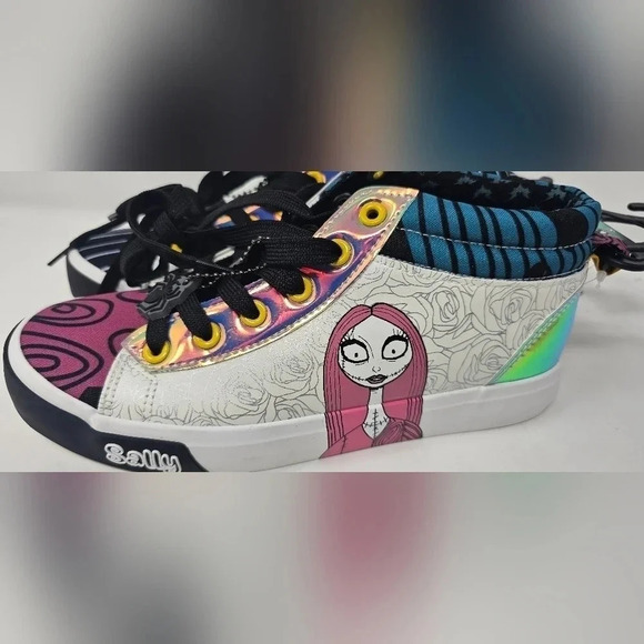 Women's Disney Ground Up Nightmare Before Christmas Hi Top Sneaker Size 6 - Picture 3 of 12